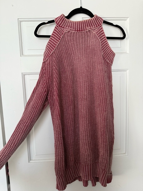 Free People Sweaters - FREE PEOPLE Cold-Shoulder Knit Tunic Sweater - Rose Pink